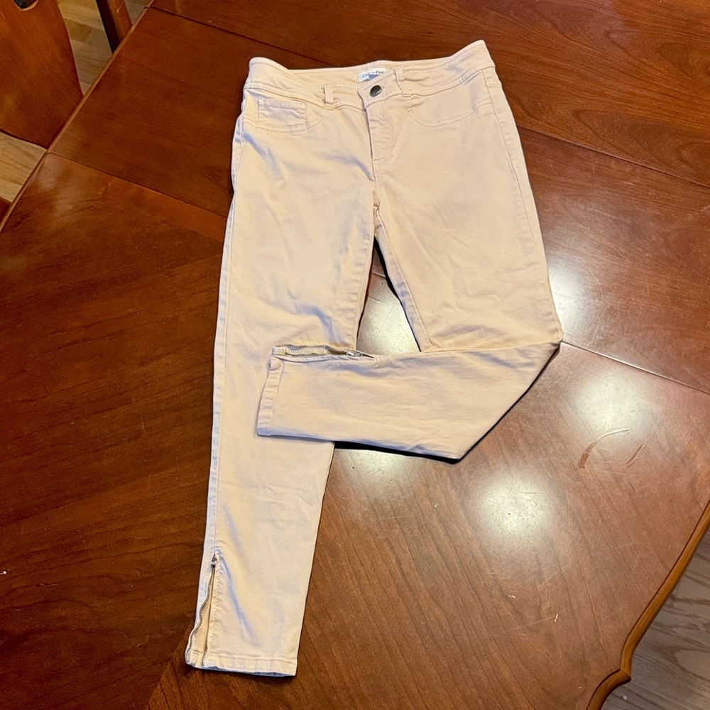 Calvin Klein women’s 7/8 Length Pastel Pink pants